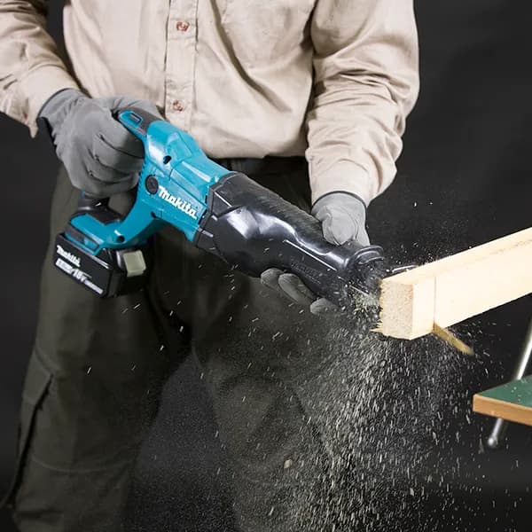 Makita DJR186RFE Kılıç Testere 18V thumbnail 2