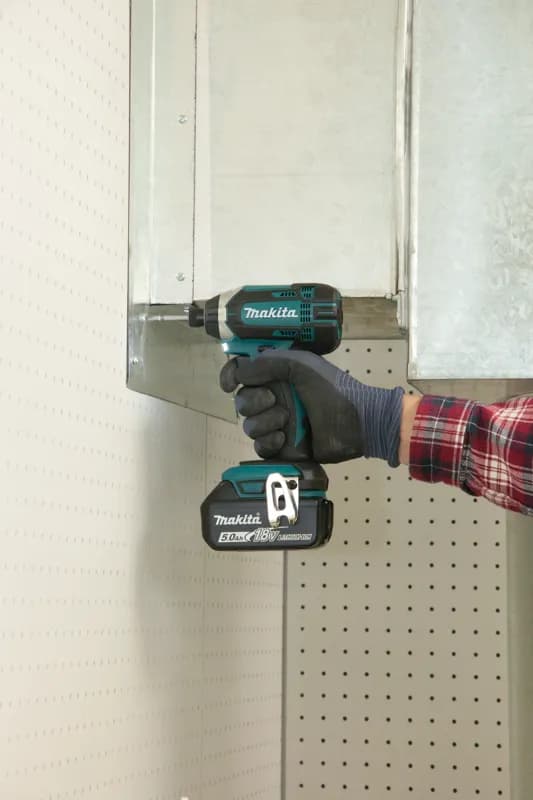 Makita DTD152RTJ Darbeli Vidalama 18V thumbnail 3