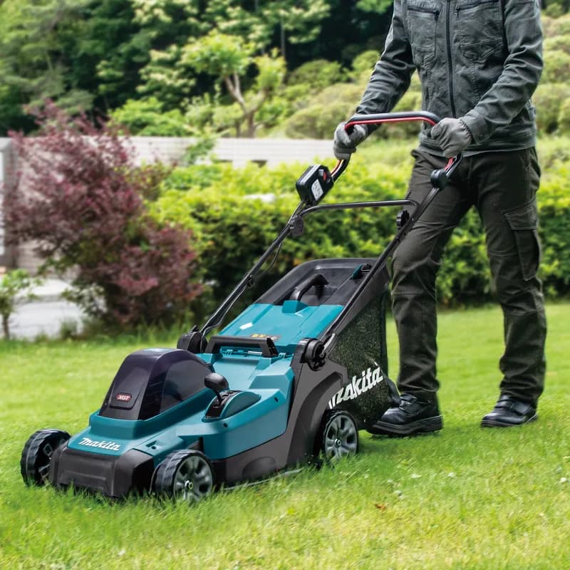 Makita LM004G Akülü Çim Biçme 40V thumbnail 3