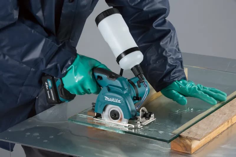 Makita CC301DZ Cam Kesme Makinası 12V